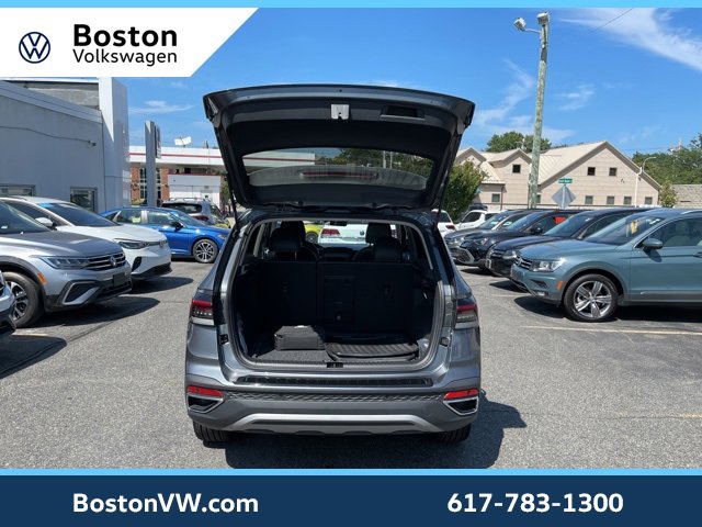 Used 2025 Volkswagen Taos SEL image 27