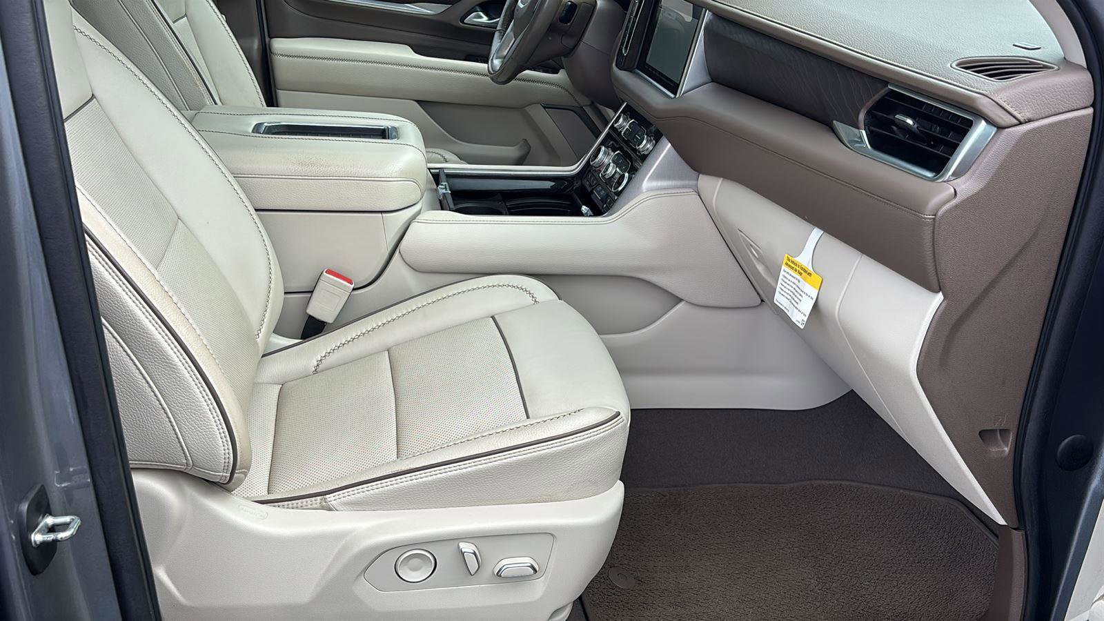 Used 2022 GMC Yukon Denali w/ Max Trailering Package AWD/4WD image 24