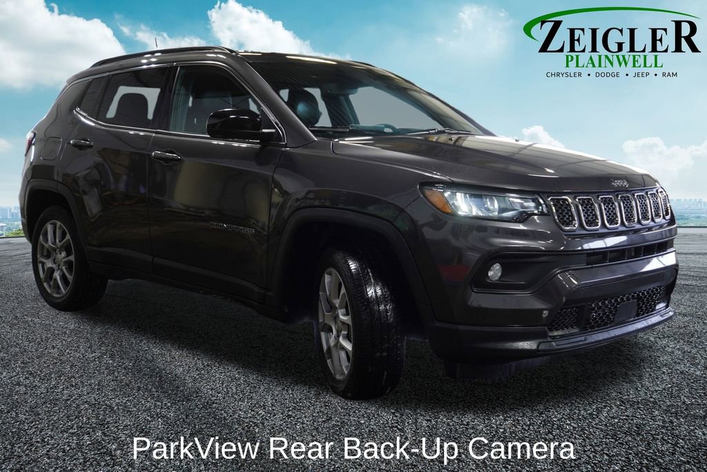 Used 2023 Jeep Compass Latitude image 4