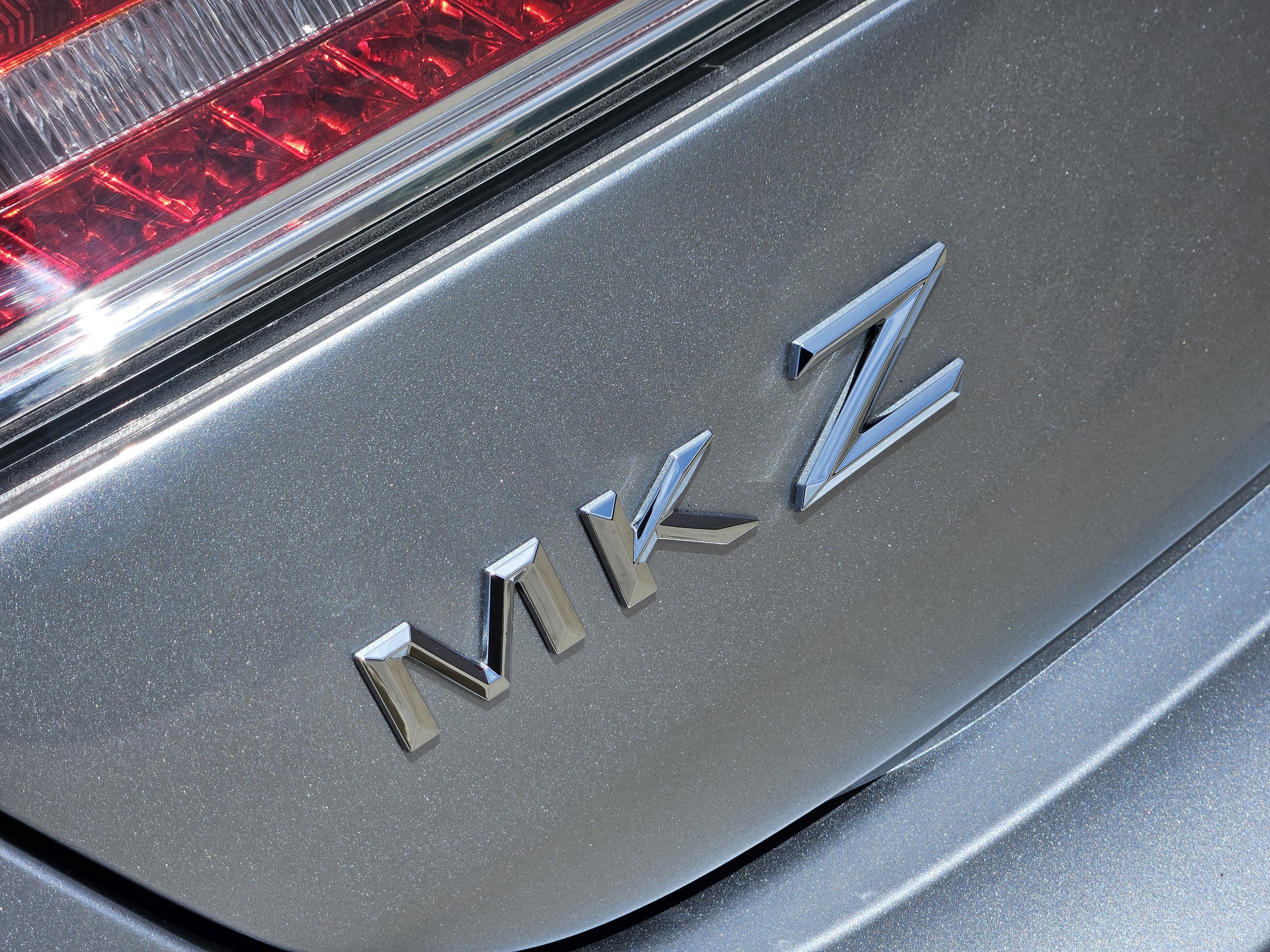 Used 2020 Lincoln MKZ w/ Convenience Package image 28