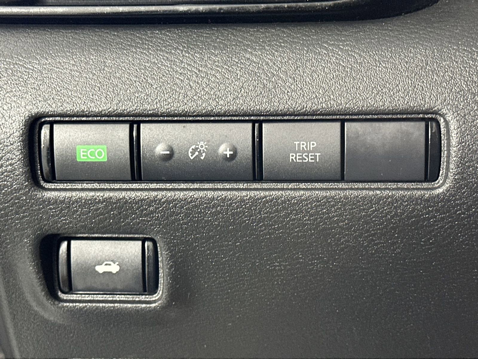 Certified 2021 Nissan Sentra SV w/ Trunk Package FWD image 22