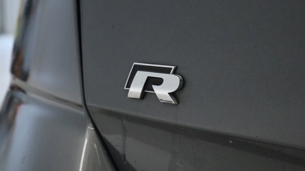 Used 2019 Volkswagen Golf R 4-Door image 14