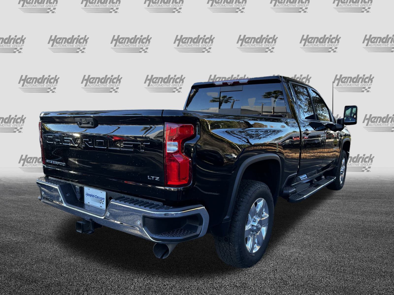 Used 2020 Chevrolet Silverado 2500 LTZ w/ LTZ Premium Package image 9