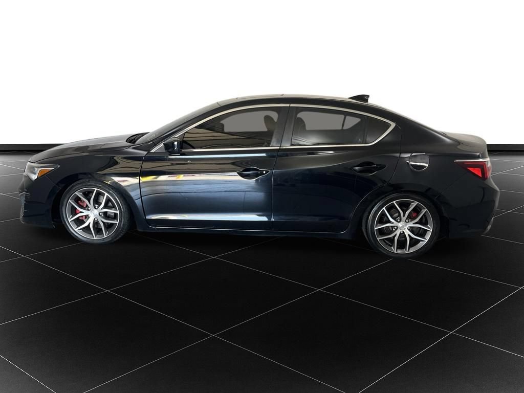 Used 2019 Acura ILX w/ Technology Package FWD image 2