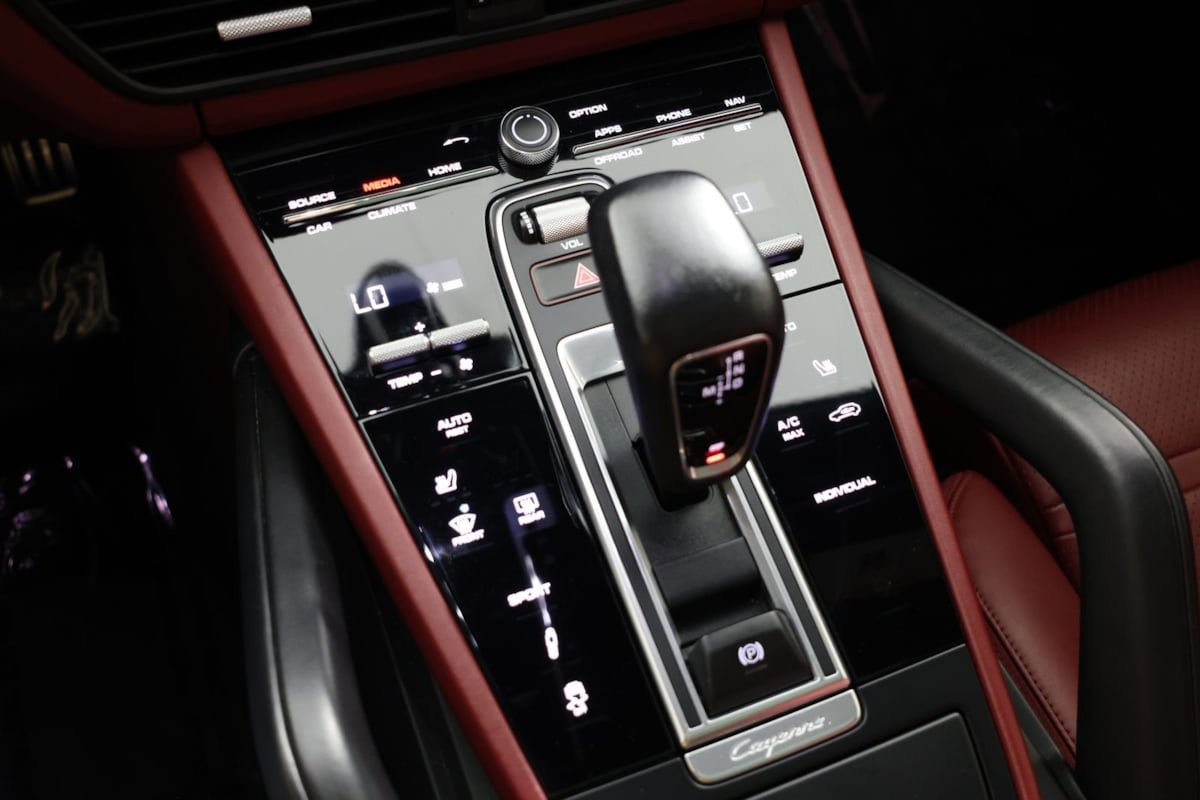 Used 2020 Porsche Cayenne S AWD/4WD image 29