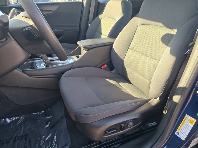 Used 2017 Chevrolet Malibu LT FWD image 5