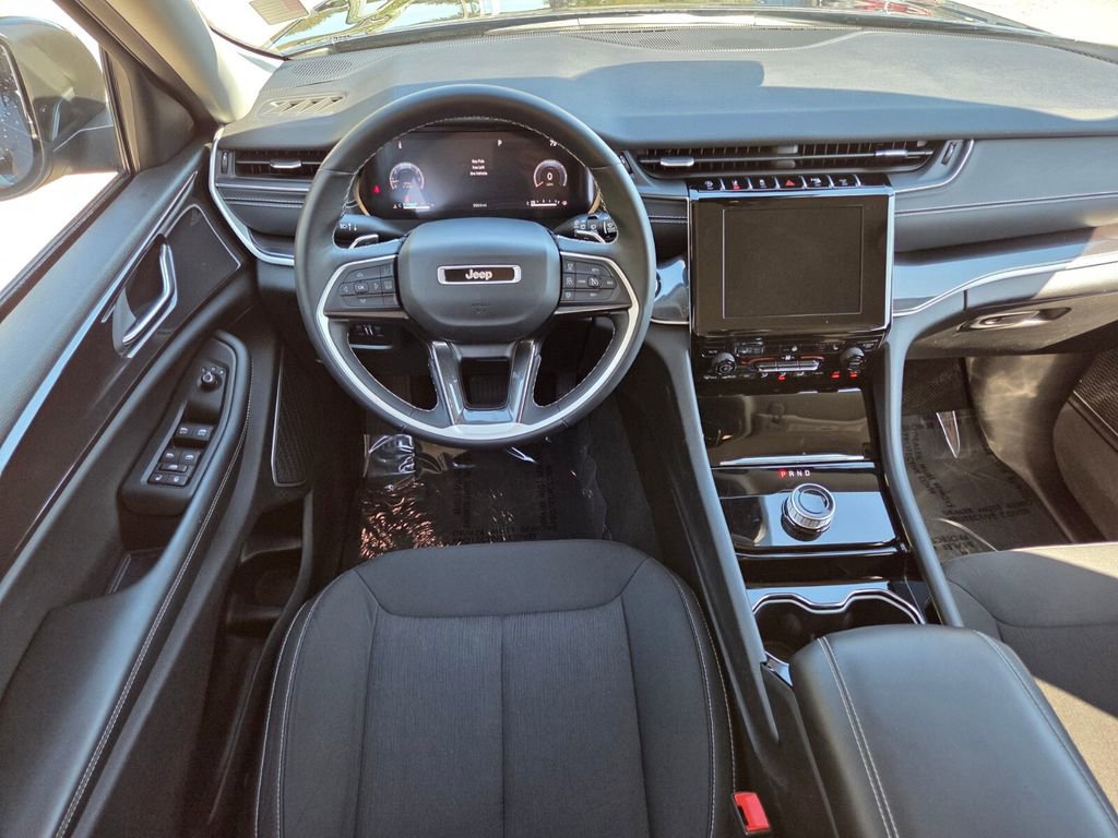 Used 2021 Jeep Grand Cherokee L Laredo w/ Luxury Tech Group I image 22