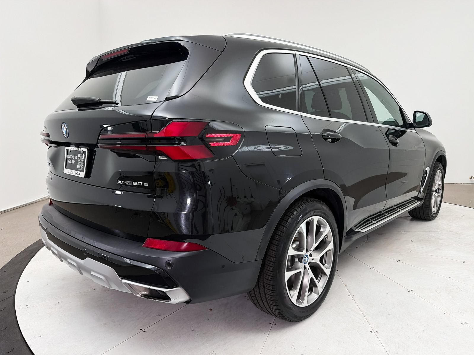 Used 2024 BMW X5 xDrive50e AWD/4WD image 17