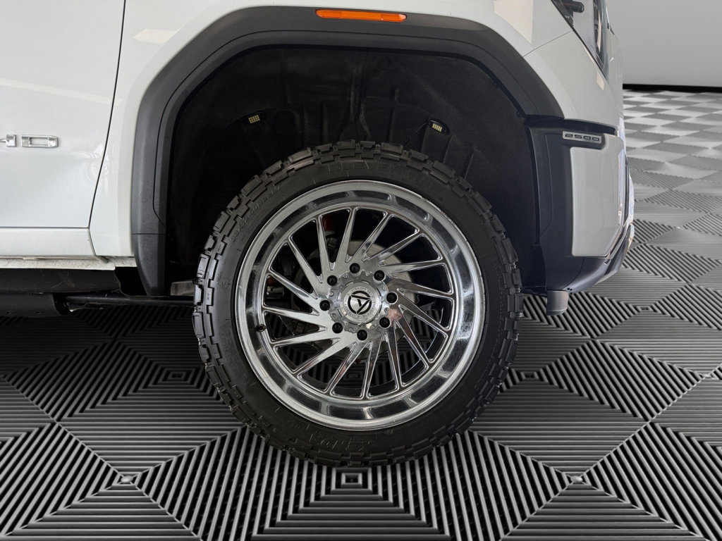 Used 2025 GMC Sierra 2500 AT4 image 10