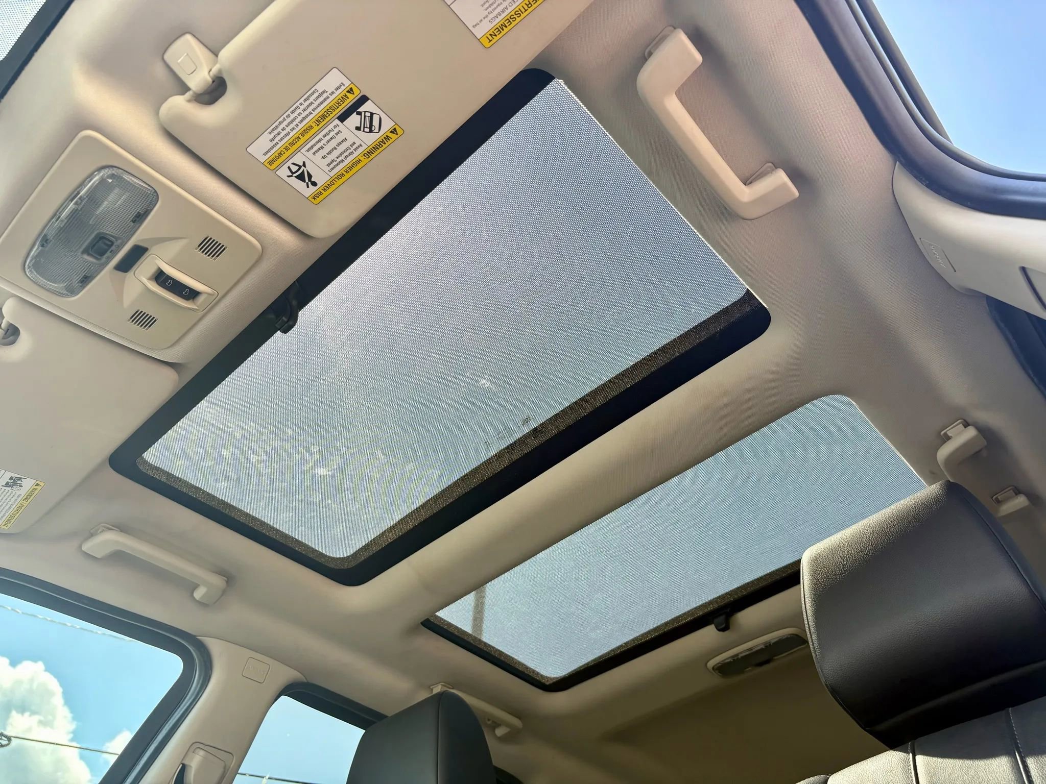 Used 2014 Land Rover LR2 HSE image 23