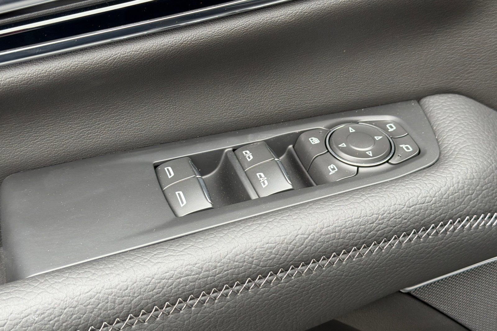 New 2026 GMC Yukon XL Denali w/ Sun & Power Step Package image 11