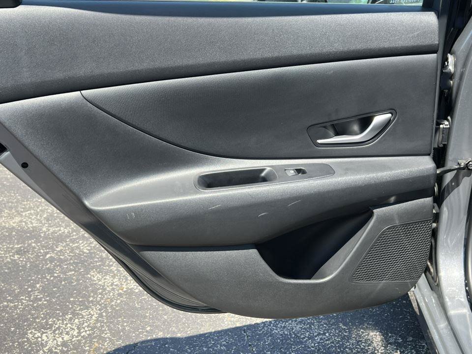 Used 2023 Hyundai Elantra SEL FWD image 27