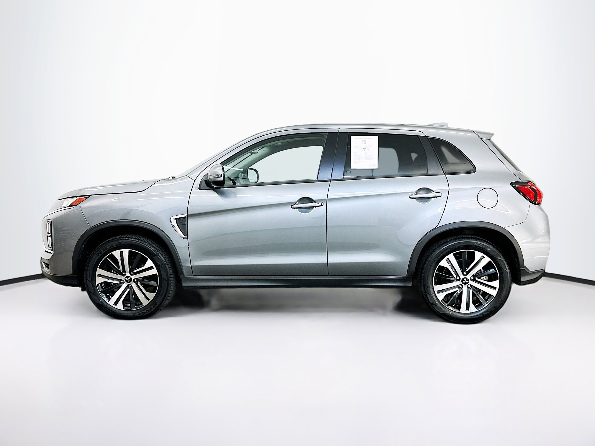 Used 2025 Mitsubishi Outlander Sport SE image 4