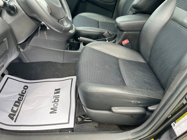 Used 2009 Pontiac Vibe GT FWD image 12
