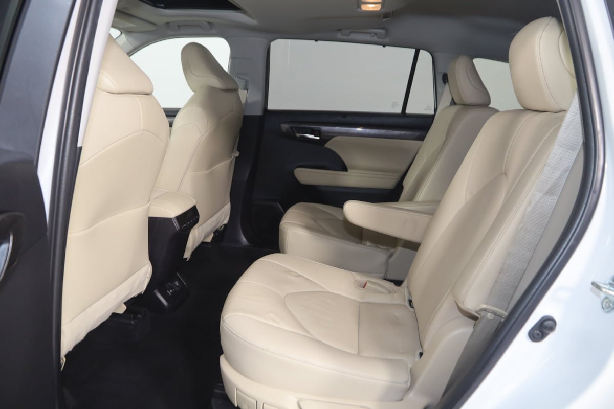 Used 2023 Toyota Highlander Limited AWD/4WD image 41