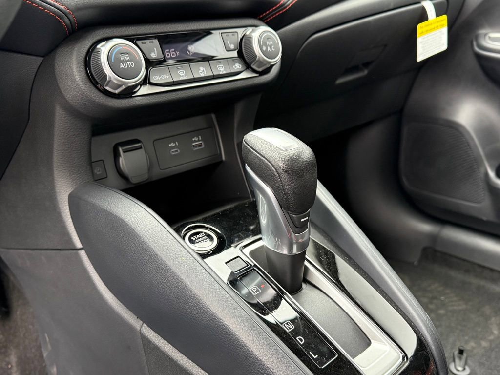 New 2025 Nissan Versa SR w/ Trunk Package FWD image 21