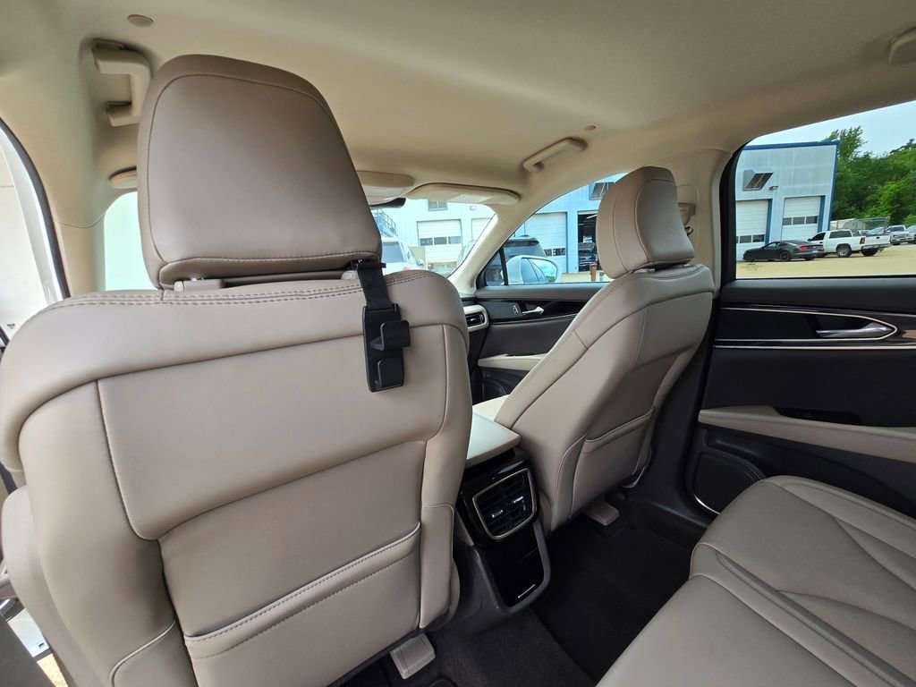 Used 2021 Lincoln Nautilus FWD w/ Equipment Group 101A image 17