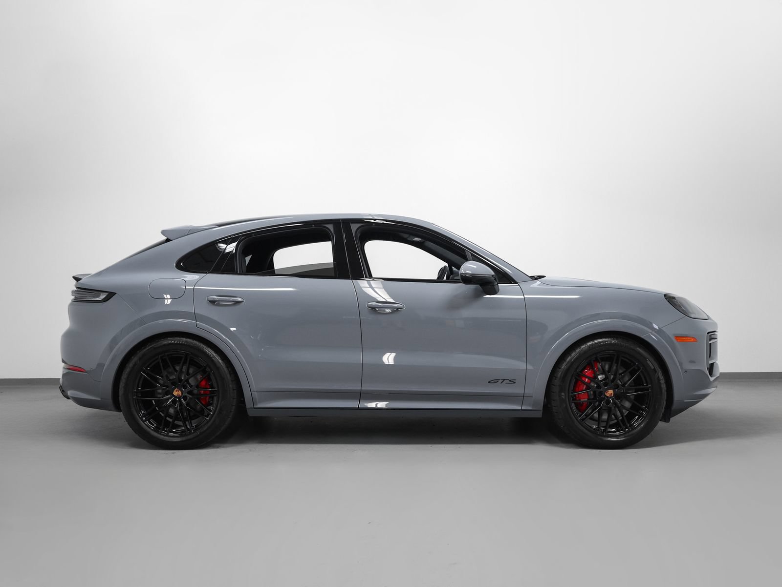New 2026 Porsche Cayenne GTS AWD/4WD image 13