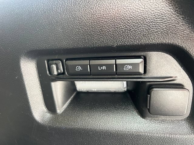 Used 2023 Ford Explorer Limited w/ Equipment Group 301A AWD/4WD image 15
