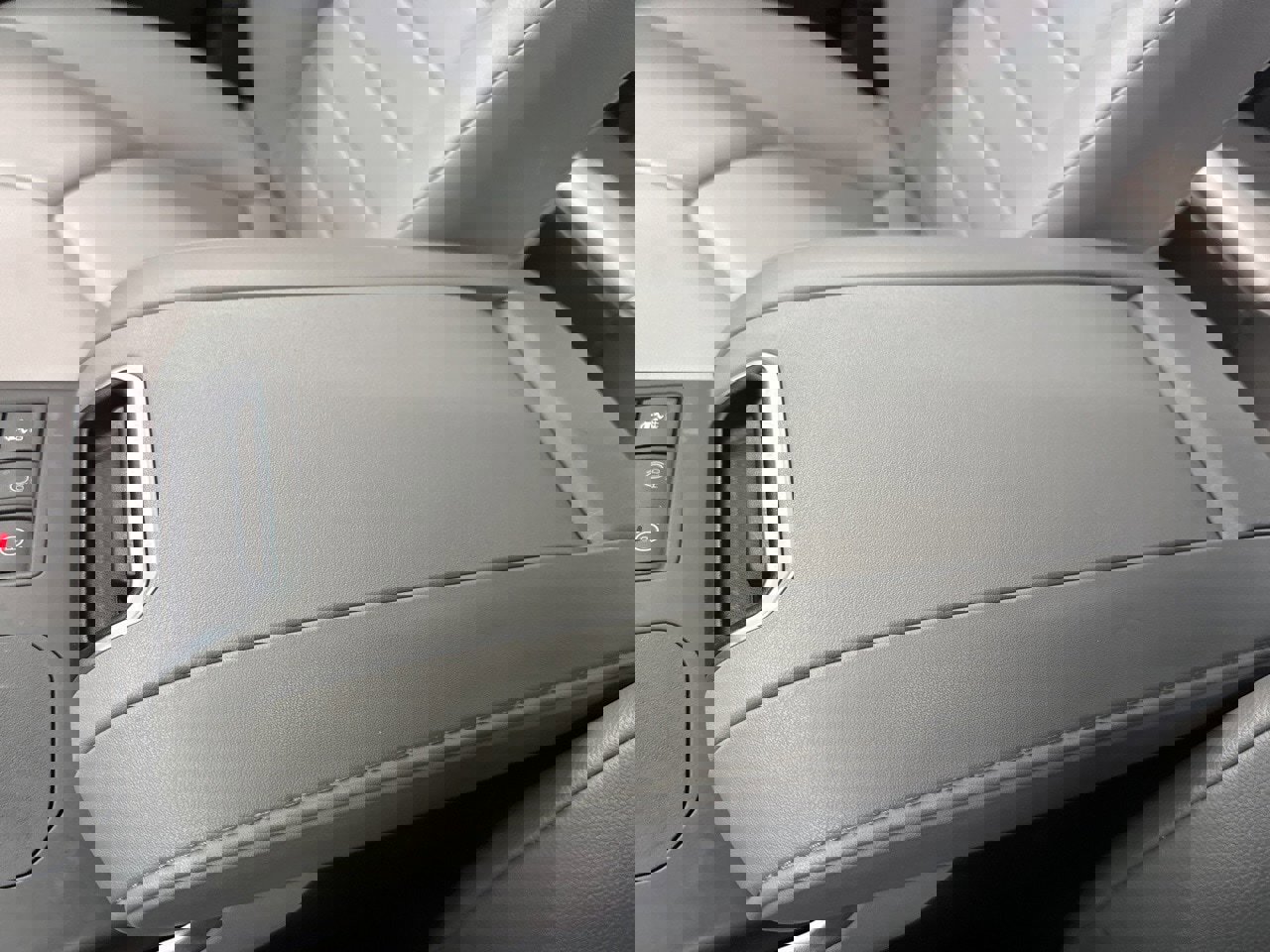 Certified 2024 Toyota Highlander XLE image 30