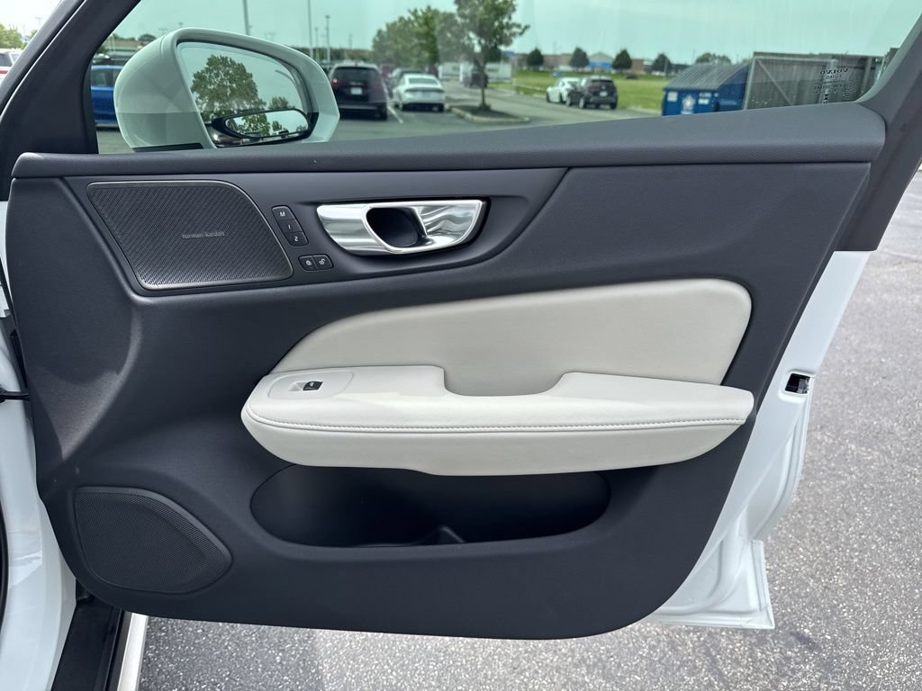 Used 2025 Volvo V60 B5 Cross Country Ultra w/ Climate Package AWD/4WD image 41