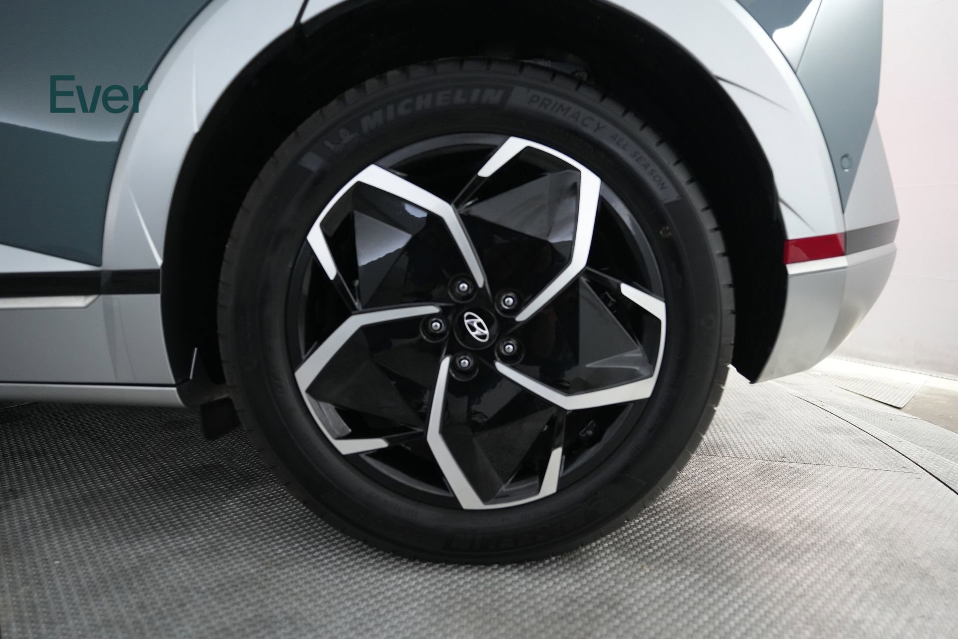 Used 2024 Hyundai Ioniq 5 Limited RWD image 9
