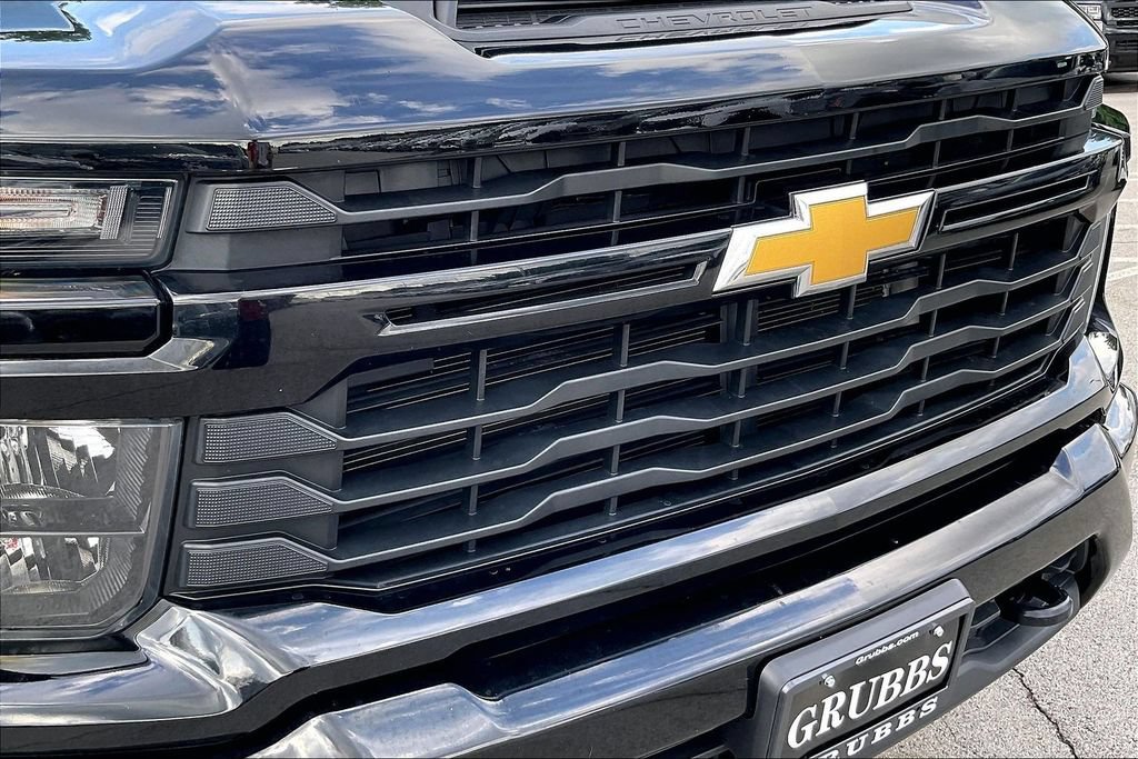 Used 2024 Chevrolet Silverado 2500 Custom w/ Custom Value Package AWD/4WD image 38
