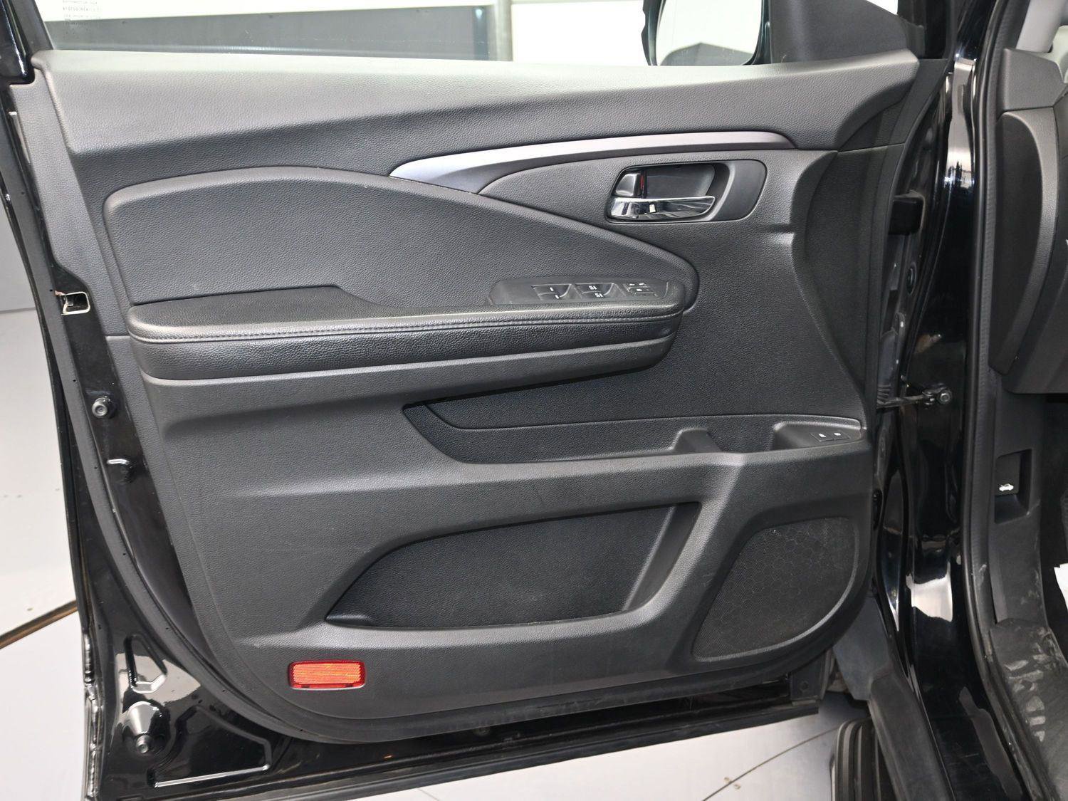 Used 2016 Honda Pilot EX-L image 9