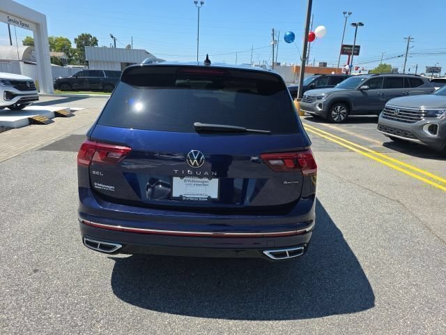 Used 2022 Volkswagen Tiguan SEL R-Line AWD/4WD image 4