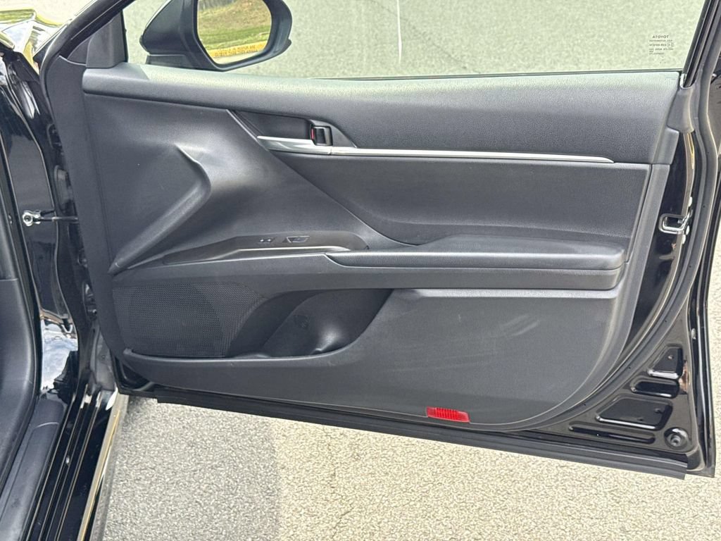 Used 2021 Toyota Camry SE FWD image 25