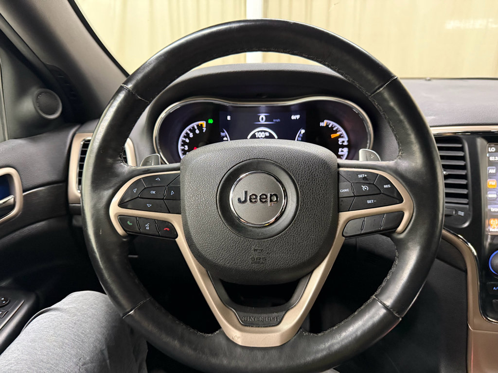 Used 2017 Jeep Grand Cherokee Laredo w/ Quick Order Package 23E AWD/4WD image 32