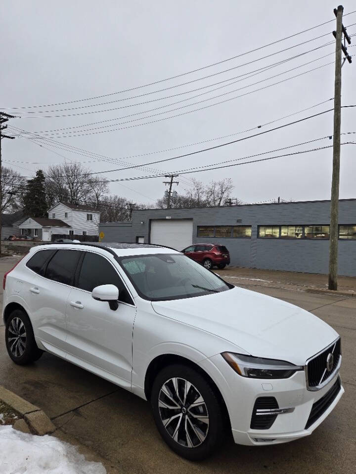 Used 2023 Volvo XC60 B5 Core image 11