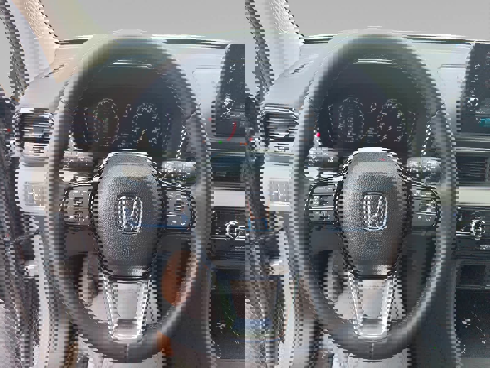 Used 2025 Honda Pilot EX-L image 12