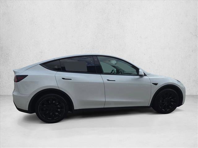 Used 2021 Tesla Model Y Long Range AWD/4WD video 4