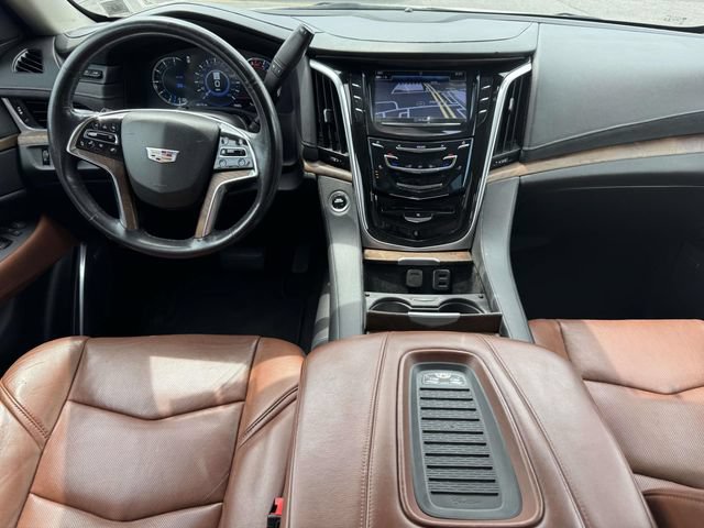 Used 2020 Cadillac Escalade Luxury AWD/4WD image 19