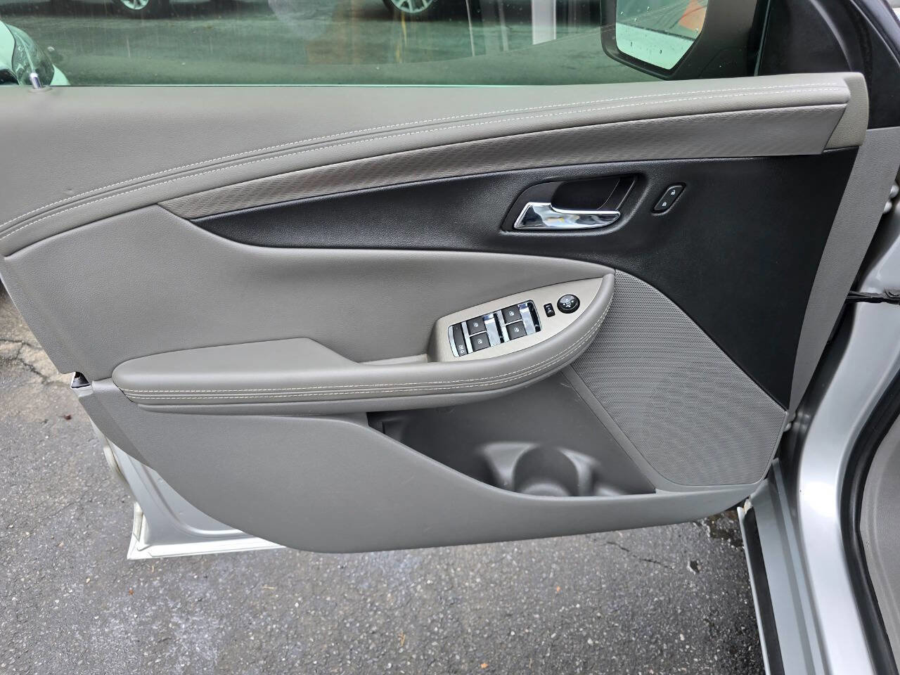 Used 2017 Chevrolet Impala LS FWD image 13