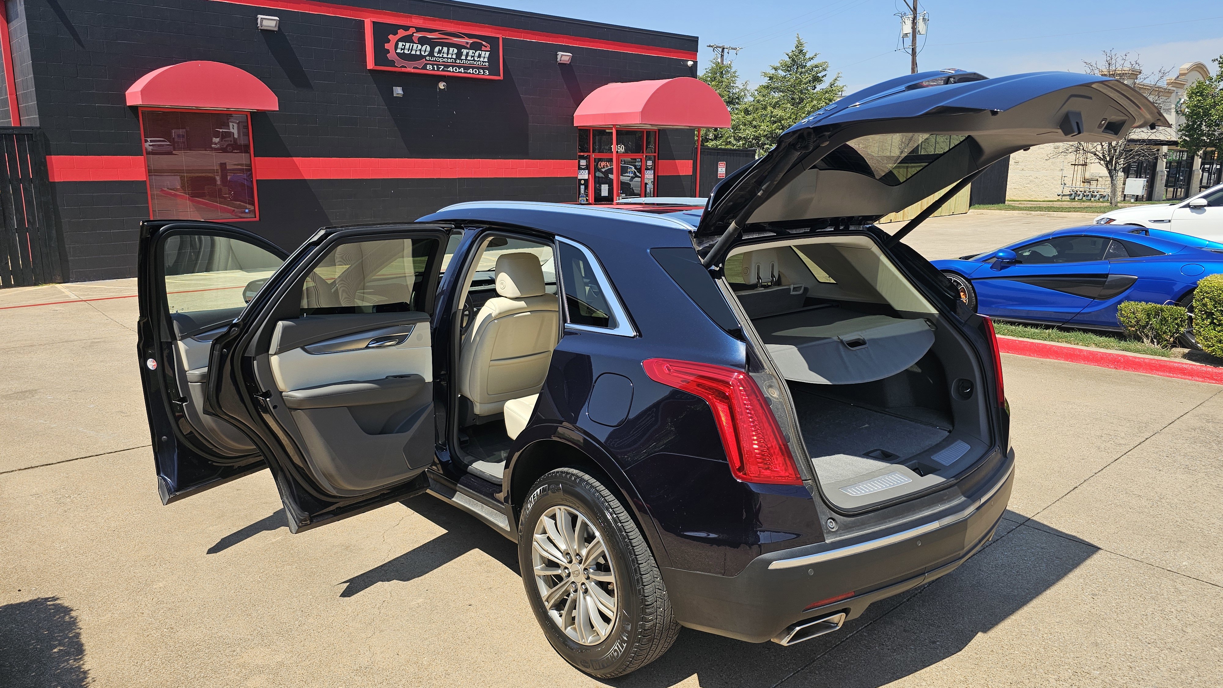Used 2017 Cadillac XT5 Luxury w/ Driver Awareness Package FWD image 18