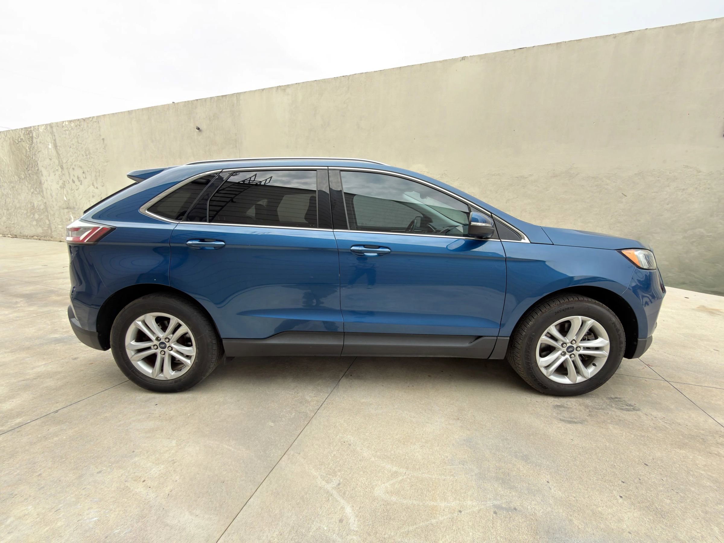 Used 2020 Ford Edge SEL w/ Convenience Package image 9