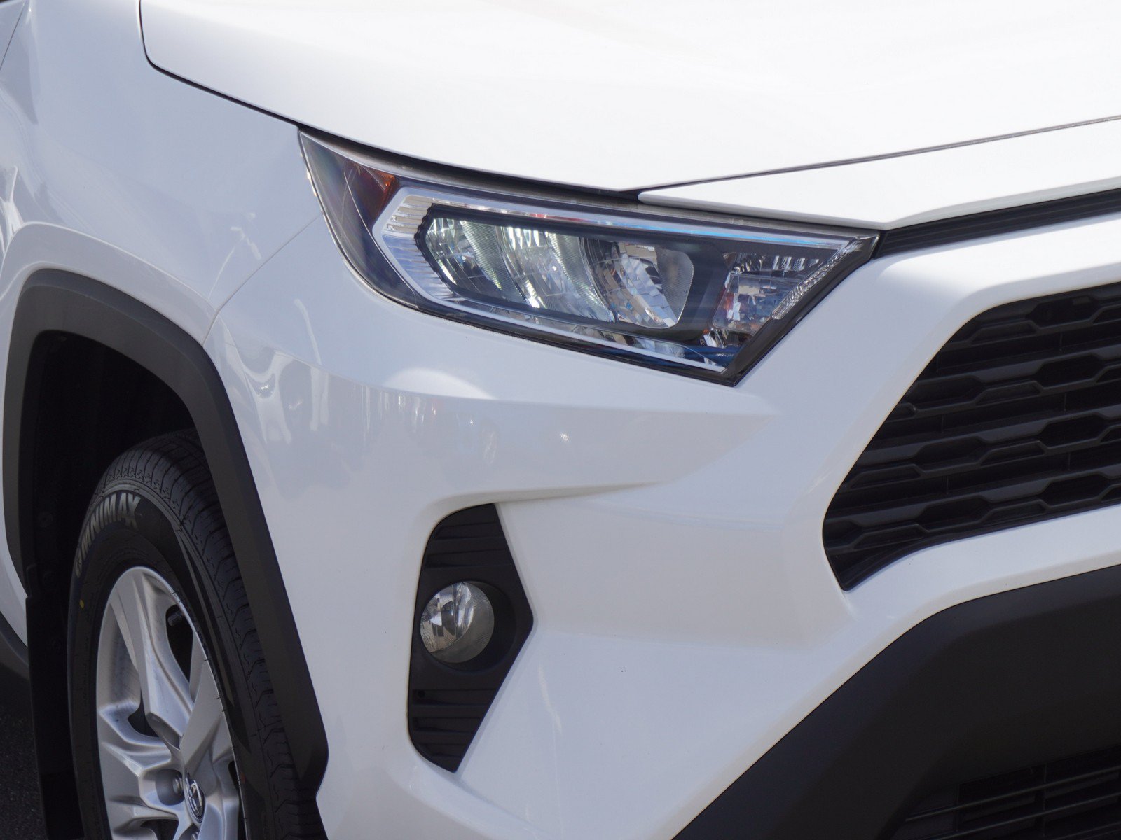 Used 2020 Toyota RAV4 XLE w/ All Weather Liner Package FWD image 3