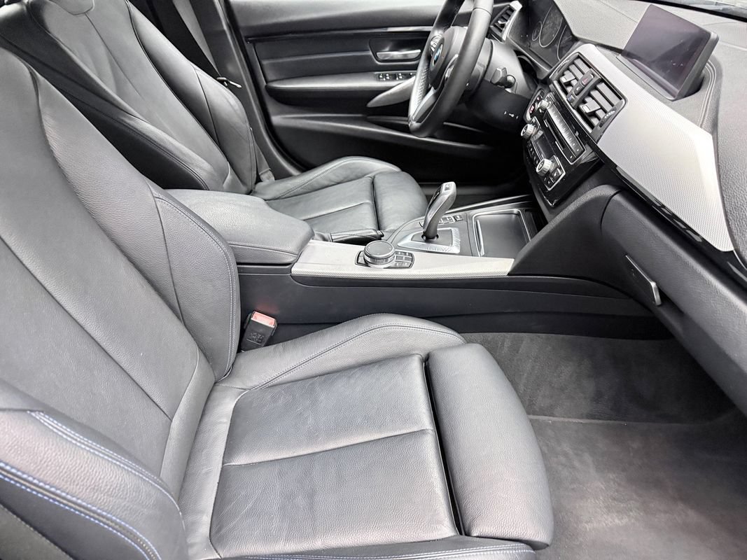 Used 2018 BMW 328d xDrive Sedan AWD/4WD image 12