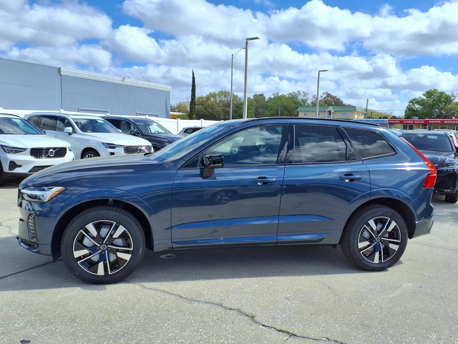 New 2026 Volvo XC60 B5 Core w/ Protection Package Premier AWD/4WD image 4