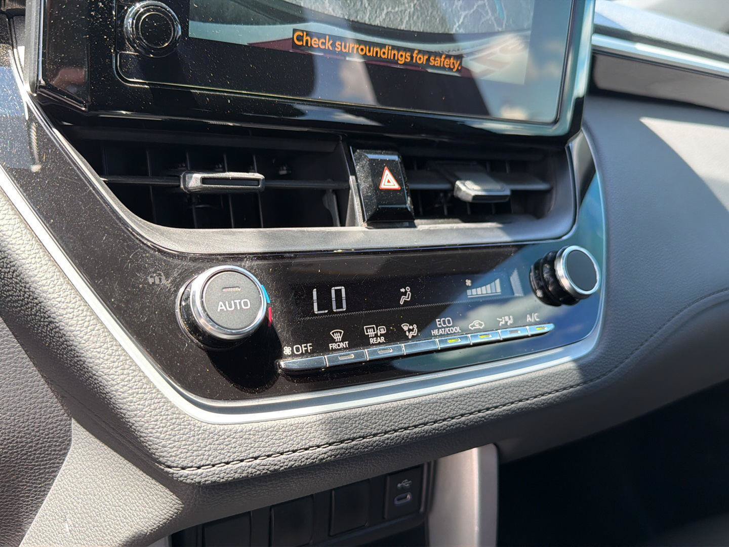 Used 2025 Toyota Corolla Cross AWD Hybrid image 25
