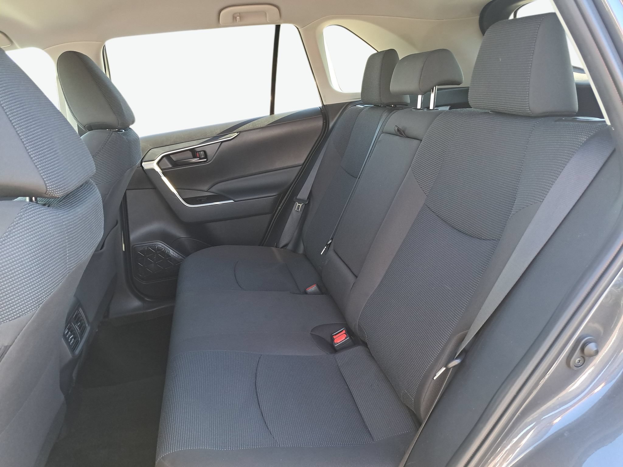 Used 2025 Toyota RAV4 LE AWD/4WD image 14