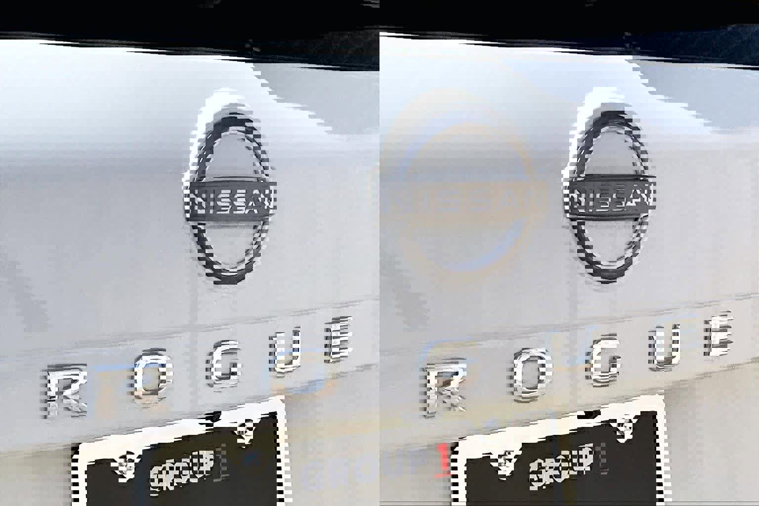 Used 2023 Nissan Rogue S image 10