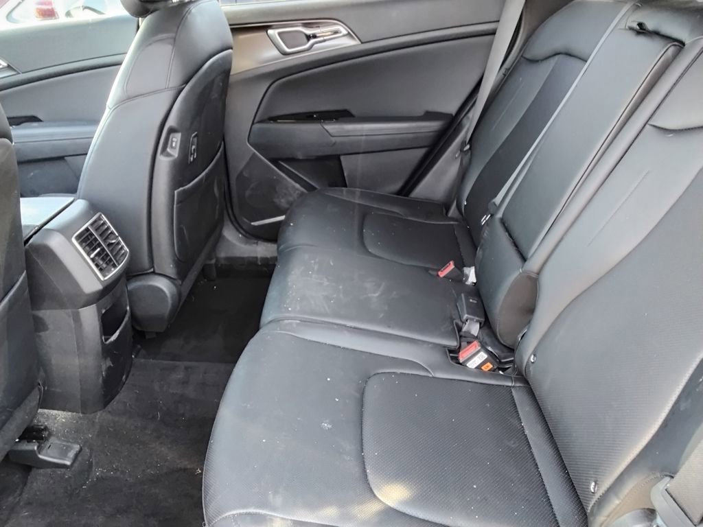 Used 2025 Kia Sportage EX image 10