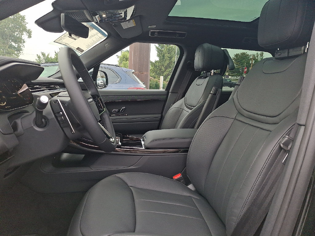 New 2027 Land Rover Range Rover Sport Dynamic SE AWD/4WD image 9