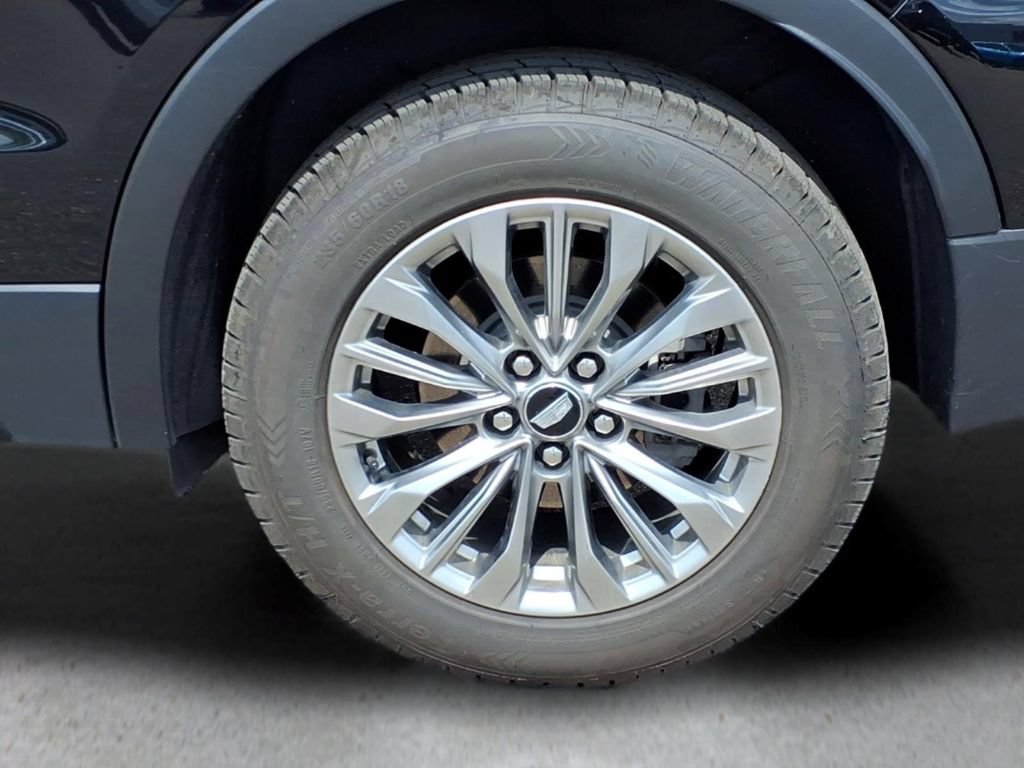 Used 2024 Cadillac XT4 Premium Luxury FWD image 7