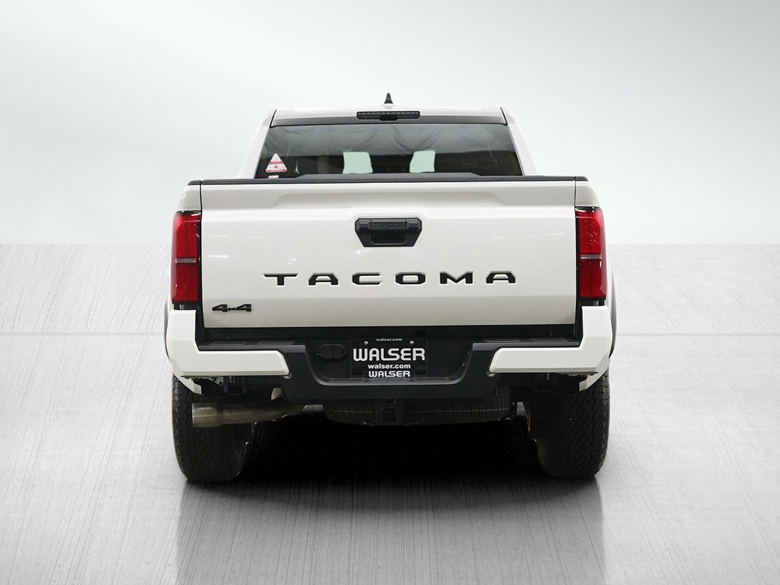 Used 2025 Toyota Tacoma TRD Off-Road AWD/4WD image 4