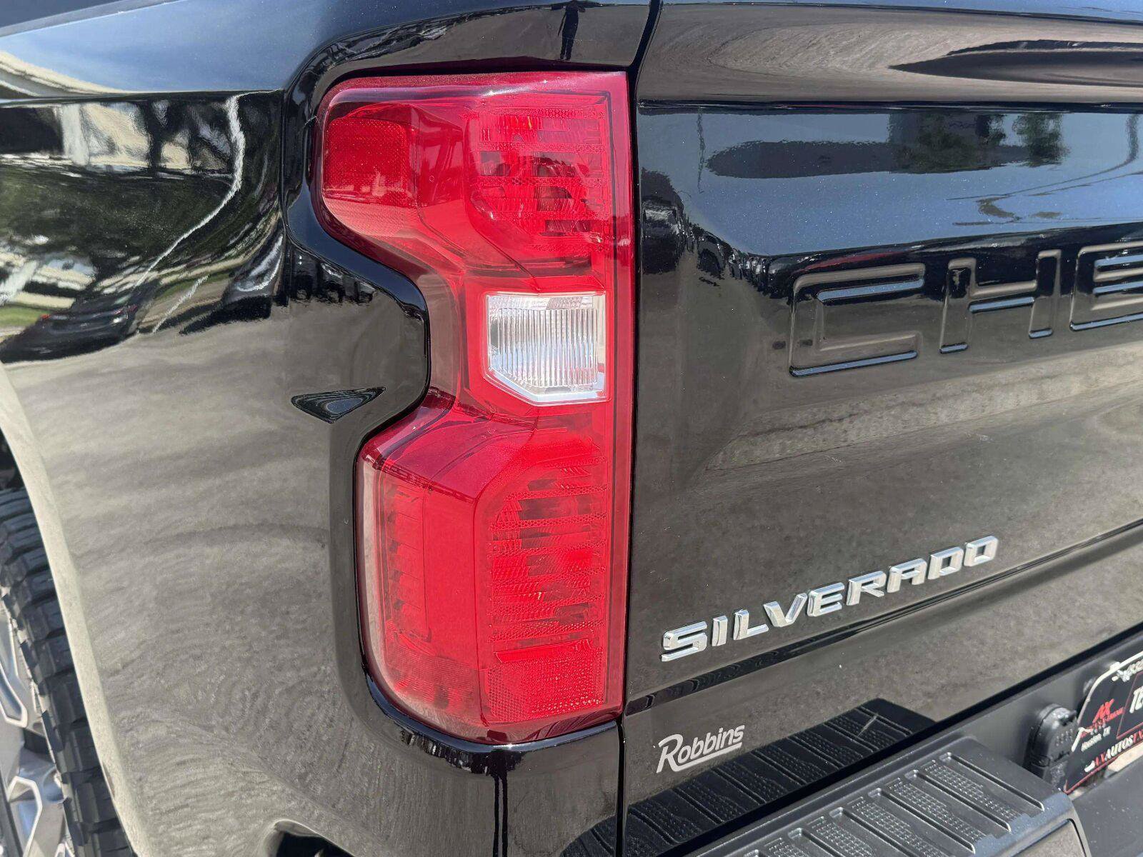 Used 2021 Chevrolet Silverado 1500 LT RWD image 14