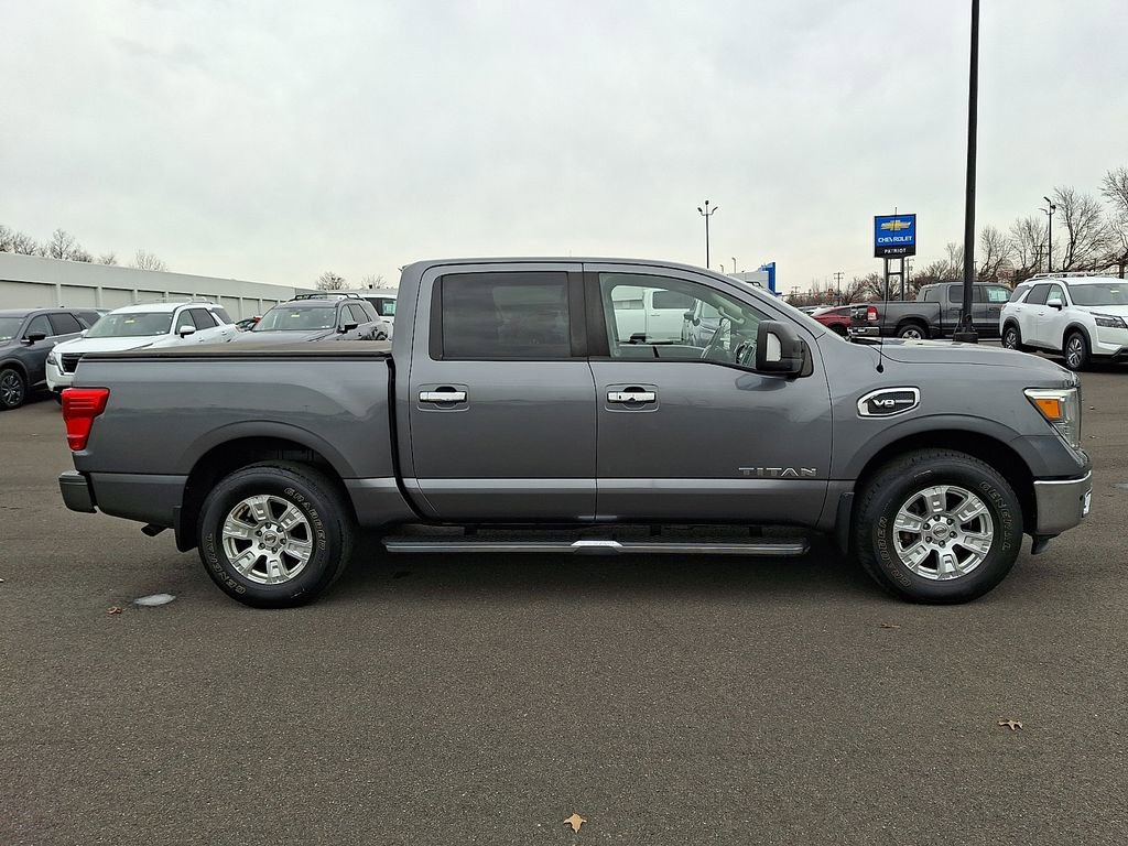 Used 2017 Nissan Titan SV image 7